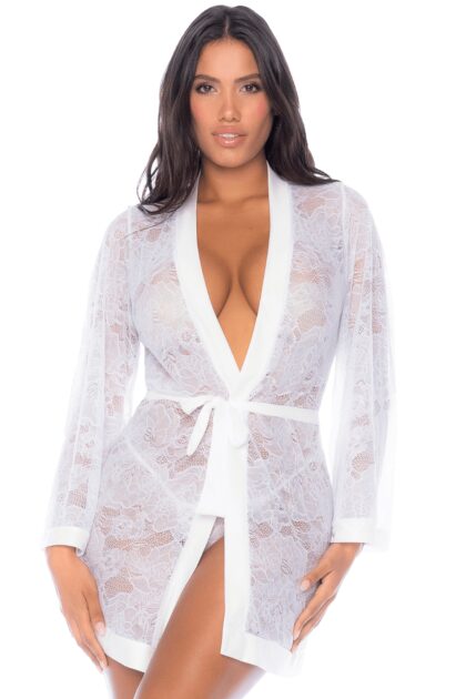 Peignoir en dentelle blanche